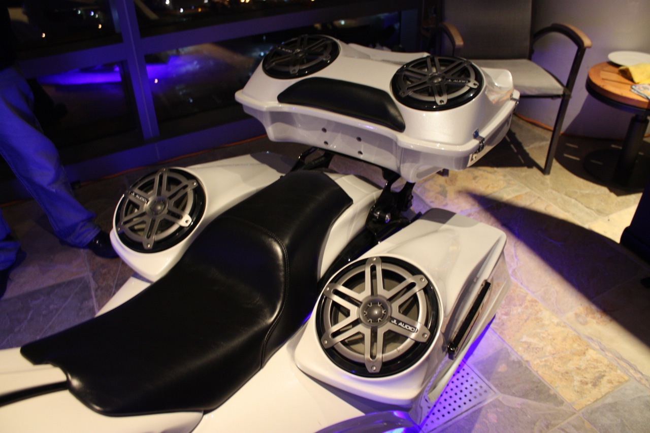 JL Audio CES 2015 - Car Stereo Reviews & News + Tuning ... jeep speaker wiring 